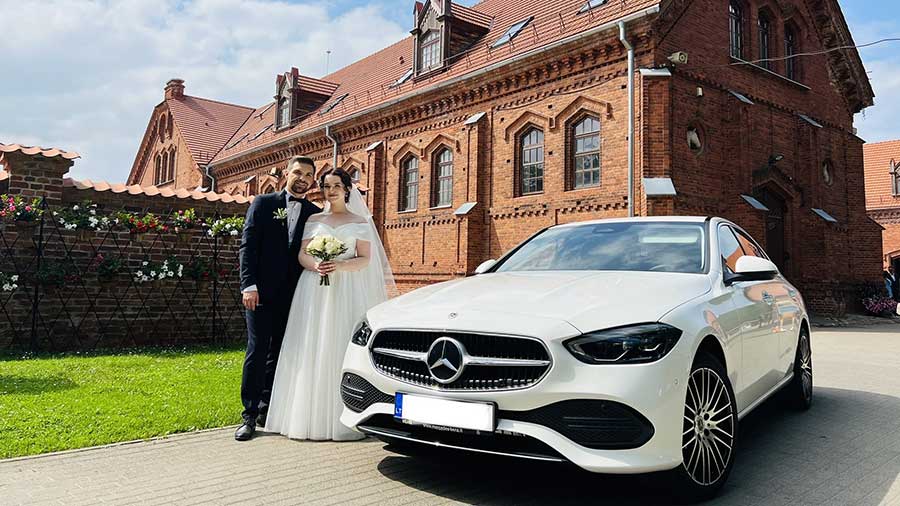 Luxurious car rental for the wedding