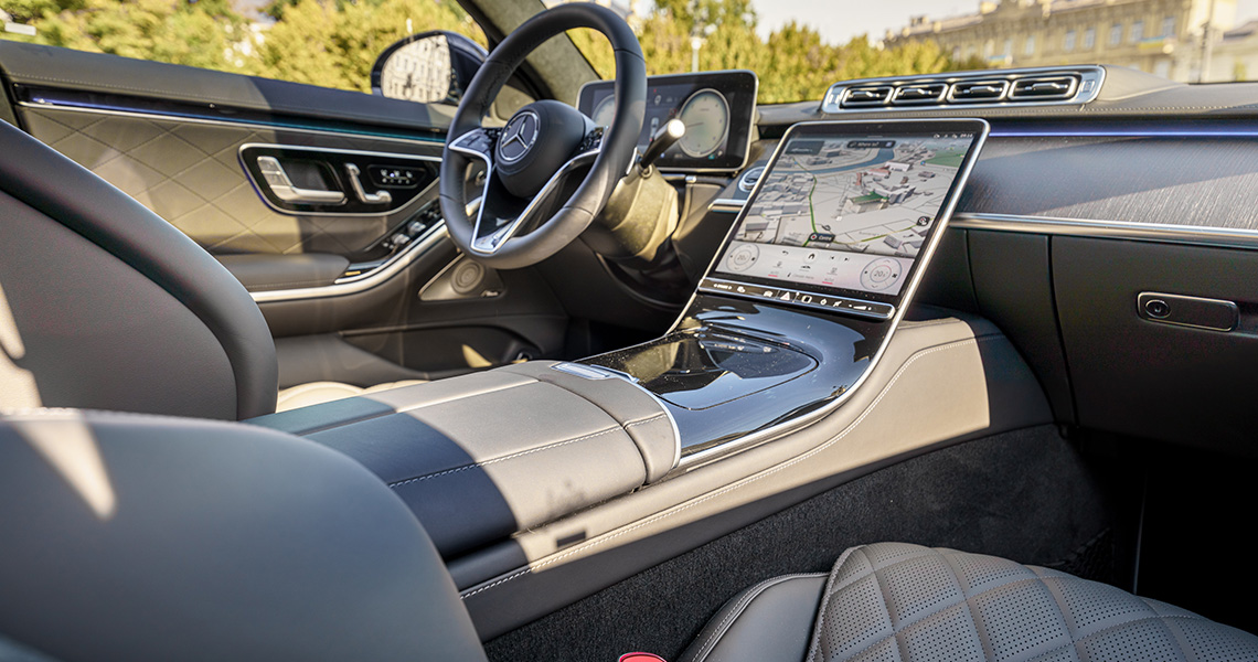 Luxury car rental
