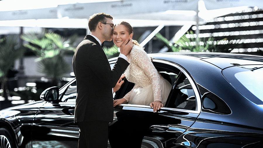 Luxurious car rental for the wedding